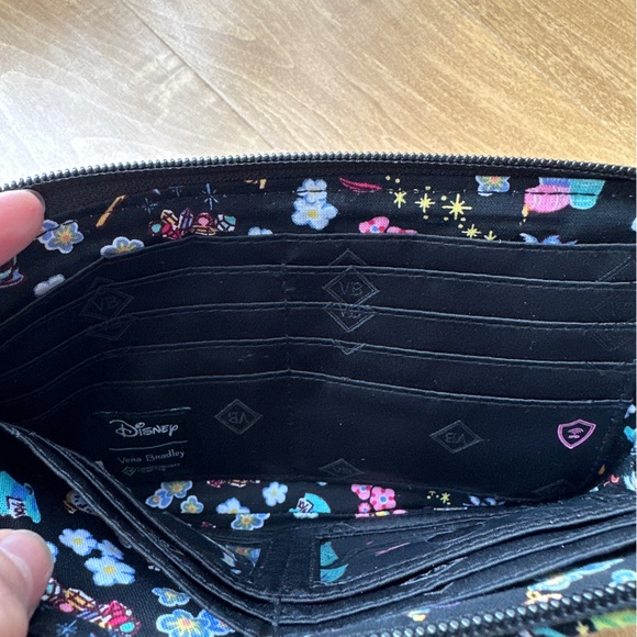 Vera Bradley x Disney RFID Wristlet Wallet,Disney Classics Swirl Limited Edition - Picture 15 of 15